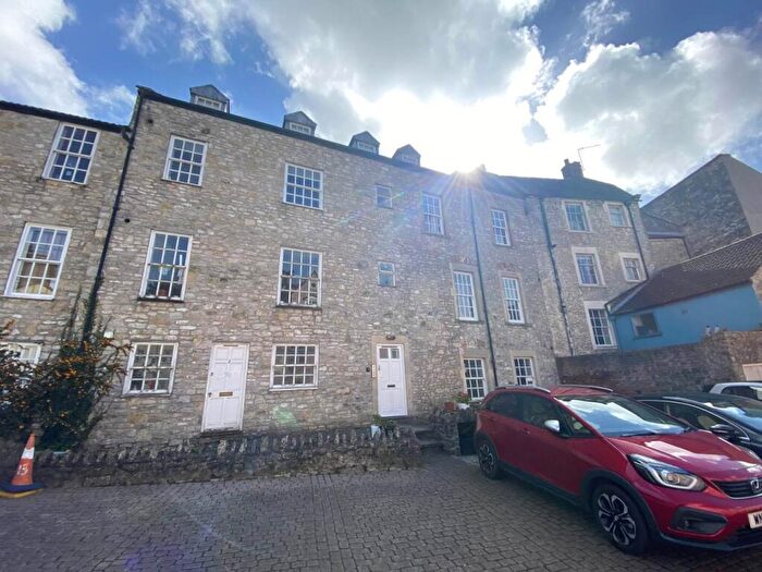 2 Bedroom Flat To Rent In The Old Coach House, Longbridge, Shepton Mallet, BA4