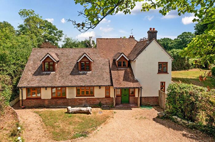 6 Bedroom Detached House For Sale In Love Lane, Petersfield, GU31