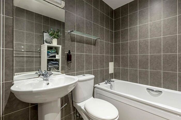 1 Bedroom Flat For Sale In Lower Gilmore Bank, Fountainbridge, Edinburgh, EH3