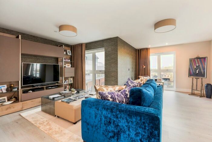 2 Bedroom Apartment To Rent In Bridgewater Terrace Windsor, SL4