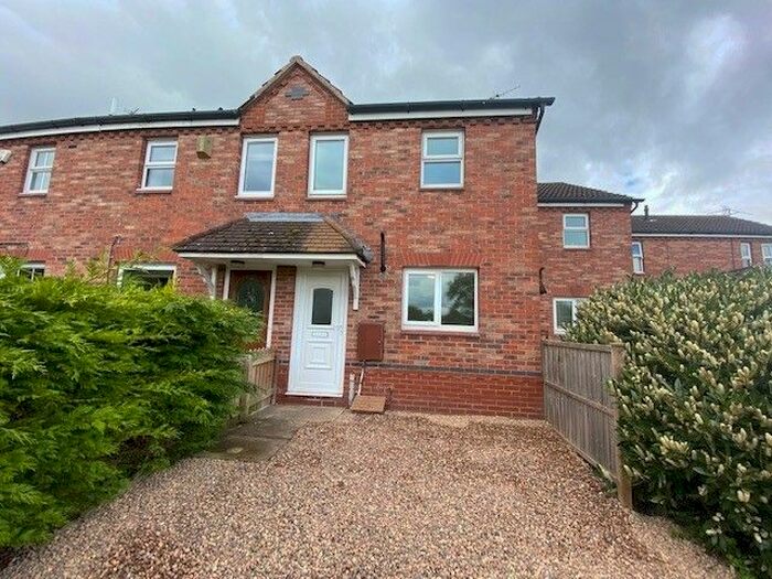 2 Bedroom Mews To Rent In Cinder Mews, Leeman Road, York, YO26