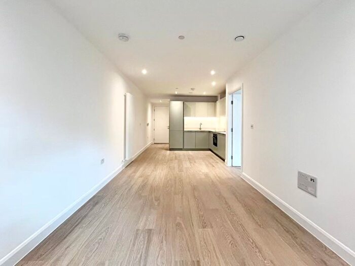 1 Bedroom Flat To Rent In Western Gateway, London, E16