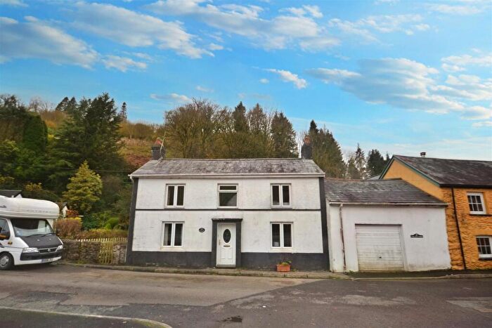 3 Bedroom Link Detached House For Sale In Cwmduad, Carmarthen, SA33