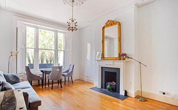 2 Bedroom Flat To Rent In Bickenhall Street, Marylebone, London, W1U