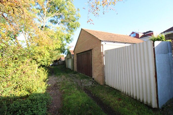 3 Bedroom End Of Terrace House For Sale In Middle Road, Bristol, BS15
