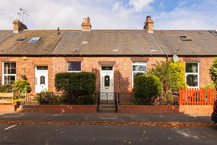 2 Bedroom Cottage For Sale In Craigton Place, Winchburgh, EH52