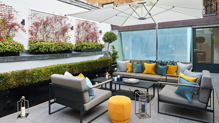 4 Bedroom Town House To Rent In Cheval Place, Knightsbridge, London, SW7