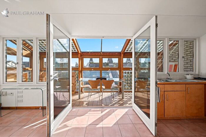 1 Bedroom Flat For Sale In Oak Walk, Hackbridge, SM6