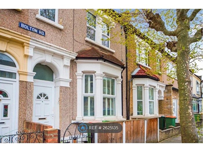 2 Bedroom Flat To Rent In Stratford, London, E15