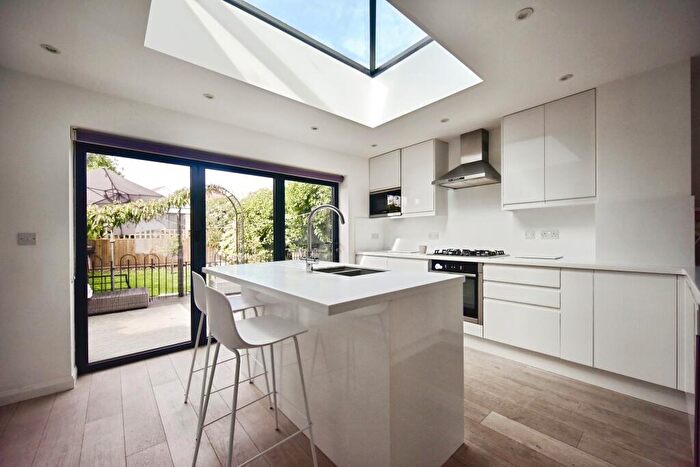 3 Bedroom Semi-Detached House For Sale In Sunnyfields Close, Rainham, Gillingham, ME8