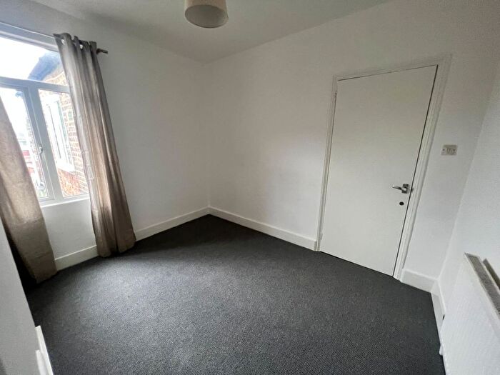 1 Bedroom Flat To Rent In Northwood Road, Thornton Heath, Surrey, CR7