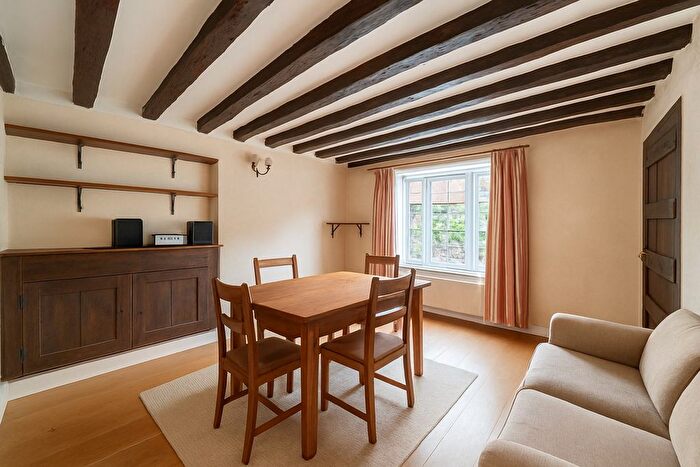 3 Bedroom End Terrace House For Sale In Haslemere Road, Liphook, GU30