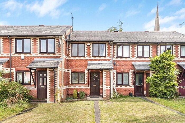 2 Bedroom End Of Terrace House To Rent In Centurion Close, Reading, Berkshire, RG1