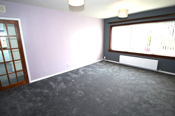 2 Bedroom Flat To Rent In Cairns Drive, Balerno, EH14