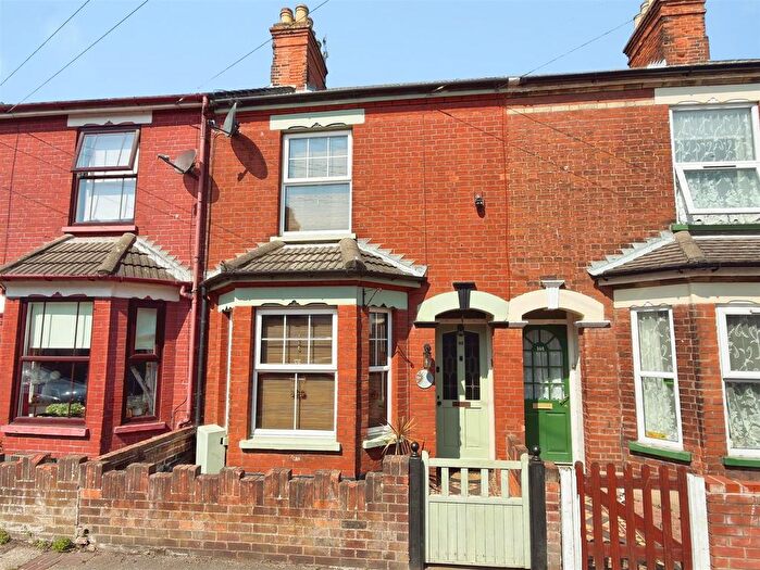 3 Bedroom Terraced House For Sale In Worthing Road, Lowestoft, Suffolk, NR32