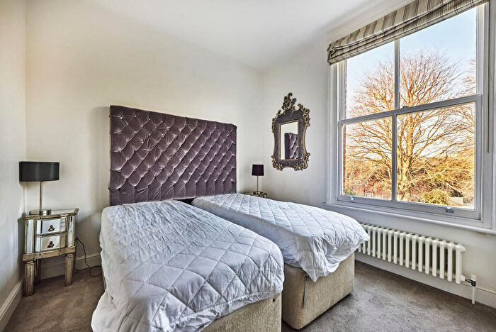 2 Bedroom Apartment To Rent In Beaconsfield Road, St Albans, Hertfordshire, AL1