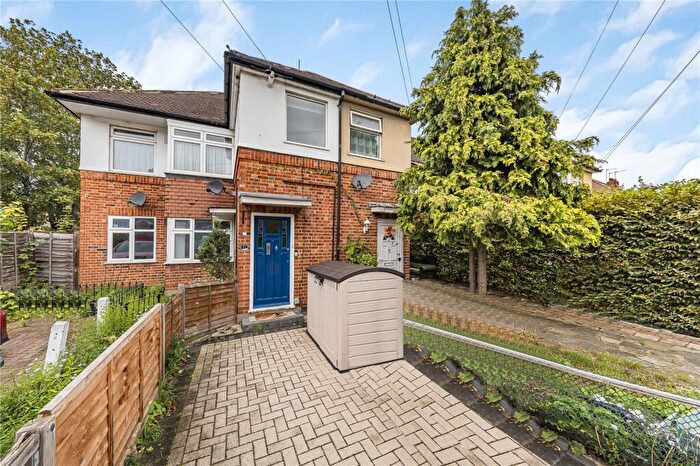 2 Bedroom Maisonette For Sale In Barnard Gardens, New Malden, KT3