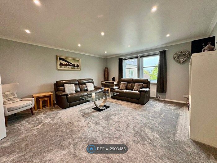 2 Bedroom Flat To Rent In Cults, Aberdeen, AB15