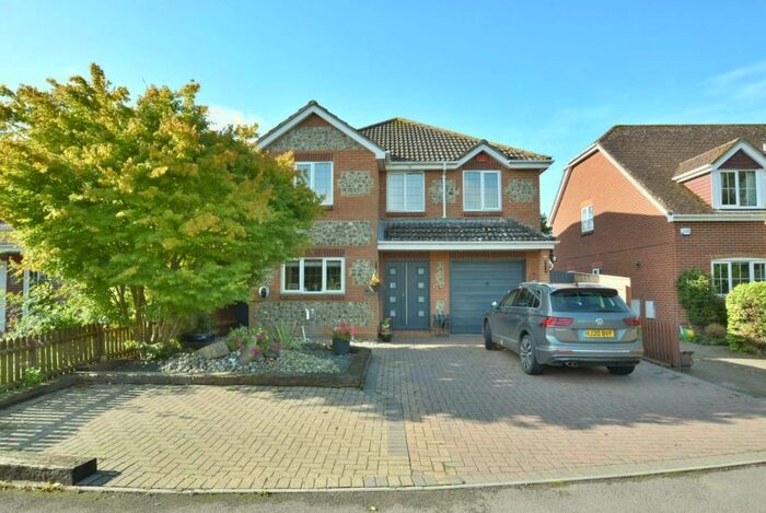 4 Bedroom Detached House For Sale In Charborough Way, Sturminster Marshall, BH21