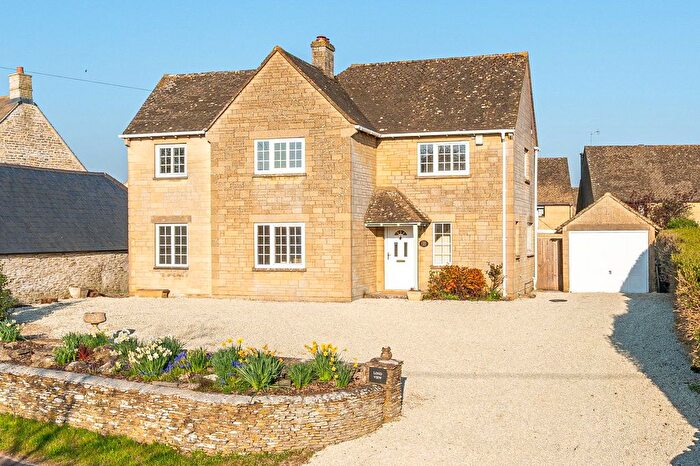 4 Bedroom Detached House For Sale In Bath Road, Tetbury, GL8