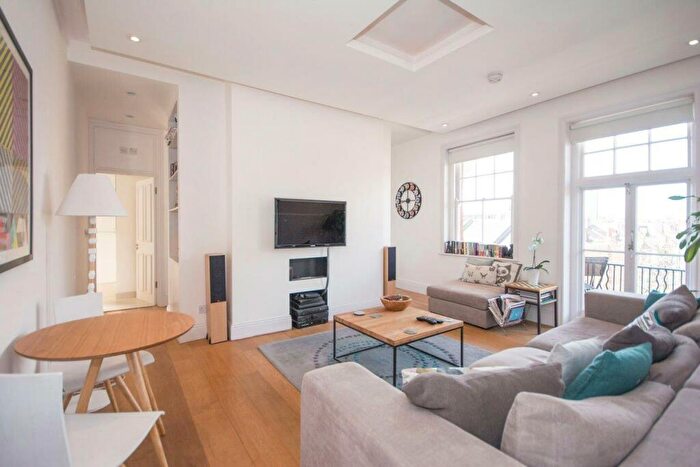 1 Bedroom Flat To Rent In Prince Of Wales Drive, Battersea Park, SW11