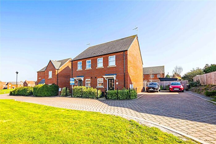 2 Bedroom Semi Detached House For Sale In Barn View, Edlesborough, Buckinghamshire, LU6