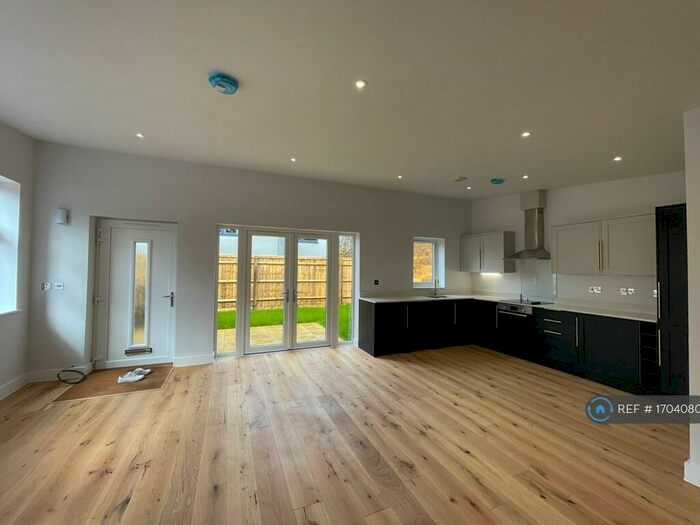 1 Bedroom Semi-Detached House To Rent In Highgrove Mews, Reading, RG1