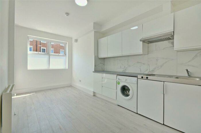 Studio To Rent In Ashenden Road, Homerton, E5
