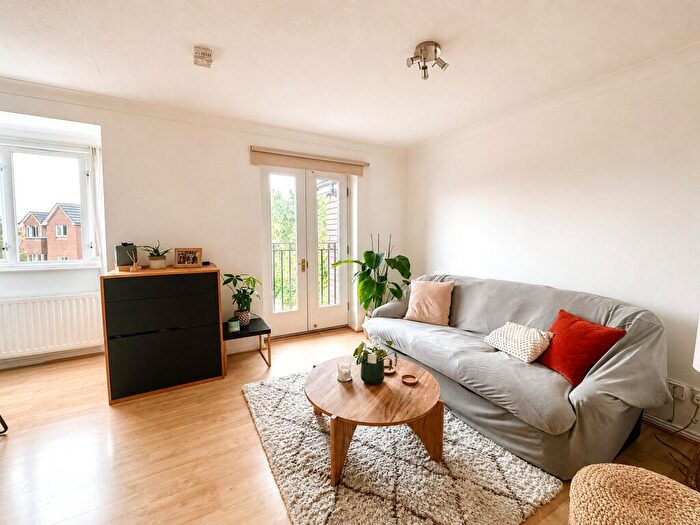 2 Bedroom Apartment To Rent In Jemmett Close, Kingston Upon Thames, KT2