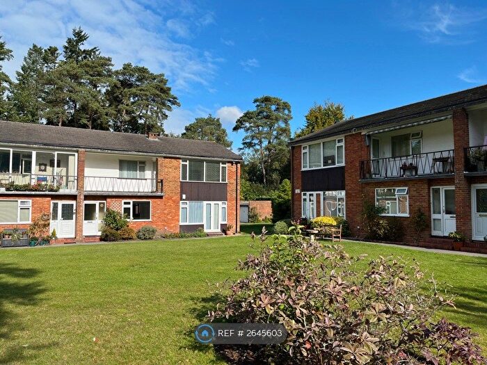 2 Bedroom Flat To Rent In Beacon Hill Court, Hindhead, GU26