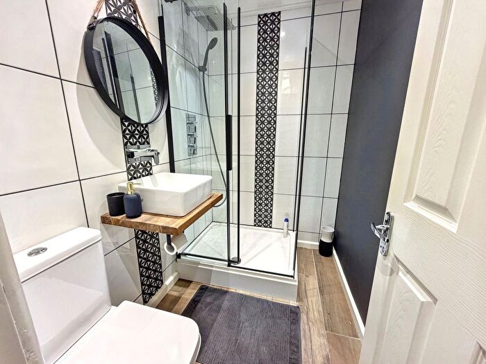 1 Bedroom Flat For Sale In Mollyfair Close, Ryton, NE40