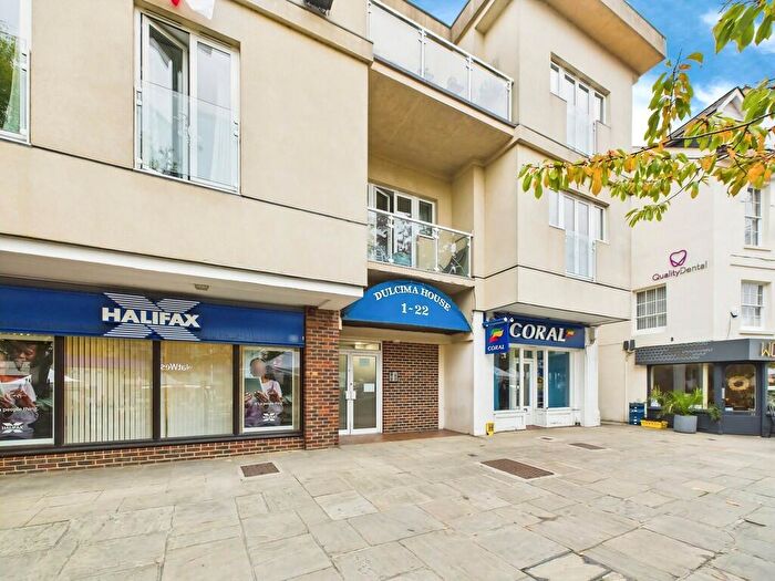 1 Bedroom Apartment To Rent In Dulcima House, Carfax, RH12