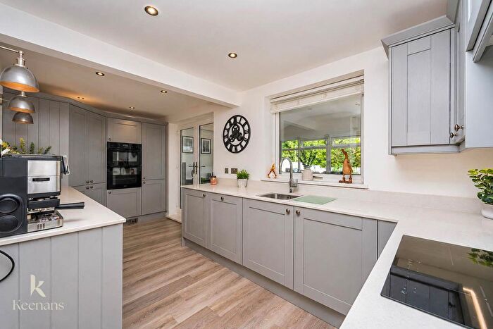 3 Bedroom Semi-Detached House For Sale In Fieldhead Avenue, Bury, BL8