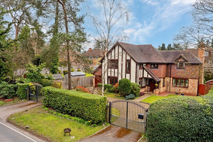 4 Bedroom Detached House For Sale In Pinewood Road, Iver, SL0