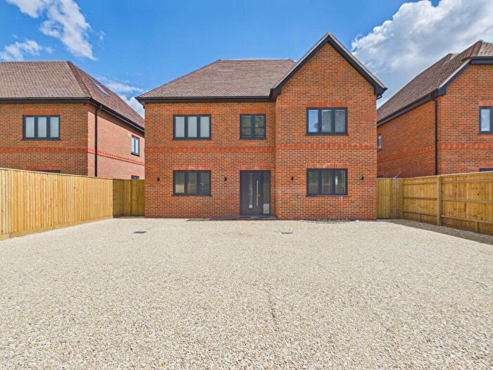4 Bedroom Detached House To Rent In Aldermaston Road. Pamber Green, Tadley, RG26