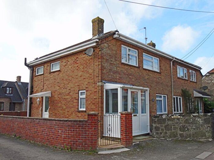 3 Bedroom Semi-Detached House For Sale In Victoria Street, Shaftesbury, SP7