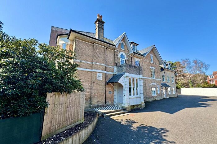 Apartment To Rent In Highfield Hall, Christchurch Road, Bournemouth, BH1