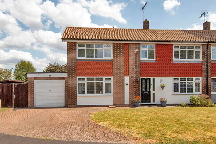 4 Bedroom Semi Detached House For Sale In Cheyne Walk, Meopham, Gravesend, DA13