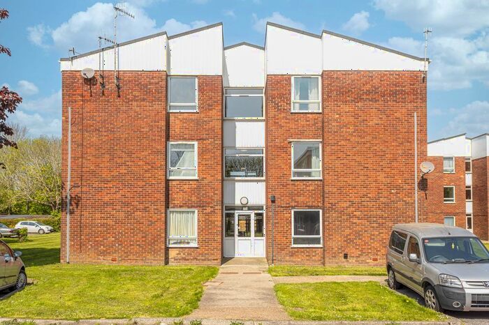 1 Bedroom Property To Rent In Longbridge Road, Horley, RH6