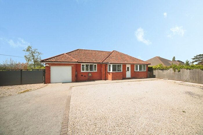 3 Bedroom Detached Bungalow For Sale In Henlade, Taunton, TA3
