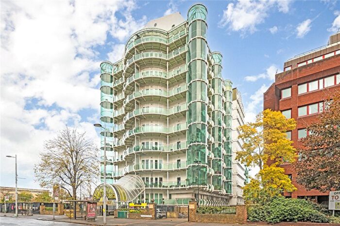 2 Bedroom Flat For Sale In Uxbridge Road, London, W5