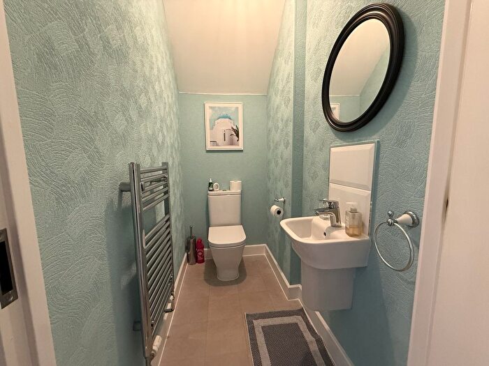 4 Bedroom End Terrace House For Sale In Badger Road, Thornbury, BS35