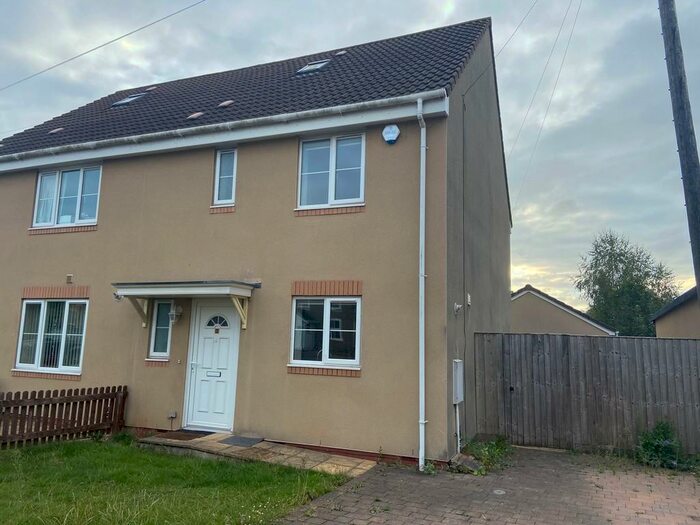 4 Bedroom Semi-Detached House To Rent In Lower Stone Close, Frampton Cotterell, BS36