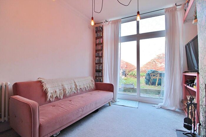 3 Bedroom Terraced House For Sale In Grayshott Road, Southsea, PO4