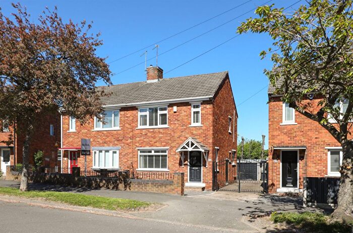 3 Bedroom Semi-detached House For Sale In Flockton Crescent, Sheffield, S13