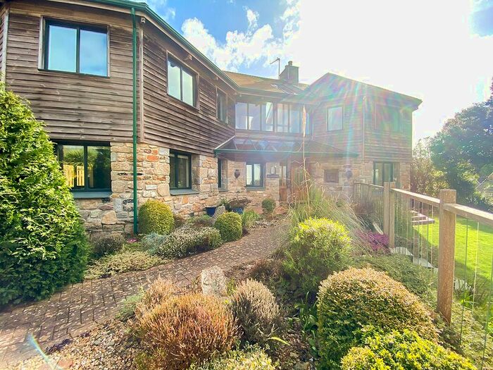 3 Bedroom Detached House To Rent In Ivy Lane, Penzance, TR18