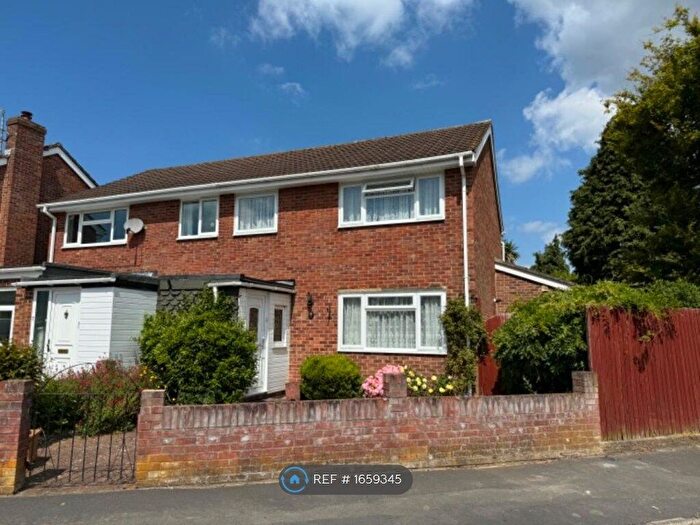 3 Bedroom Semi-Detached House To Rent In Nelson Close, Holbury, Southampton, SO45