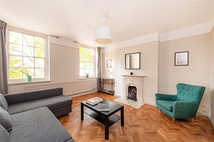 3 Bedroom Flat To Rent In Holland Street, W8