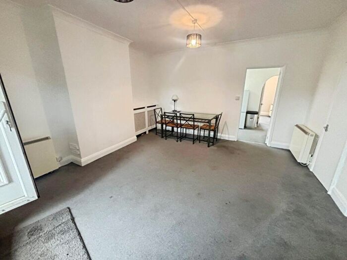 2 Bedroom Flat To Rent In Station Lane, Hornchurch, RM12