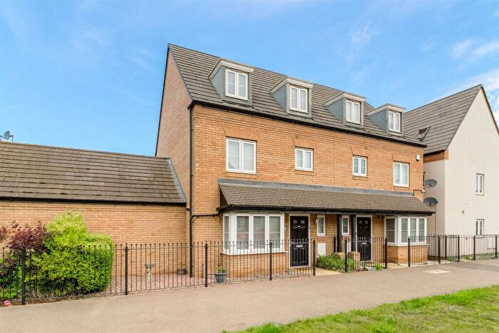 4 Bedroom Semi-Detached House For Sale In Irthlingborough Road North, Stanton Cross, Wellingborough, NN8